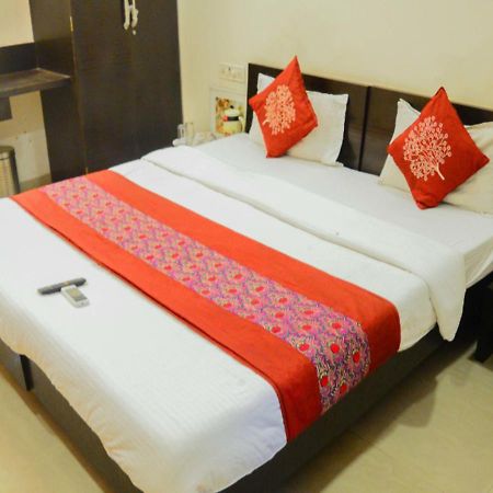 Hotel Royal Palace - 150 Meters From Mahakal Temple Ujjain Exterior foto