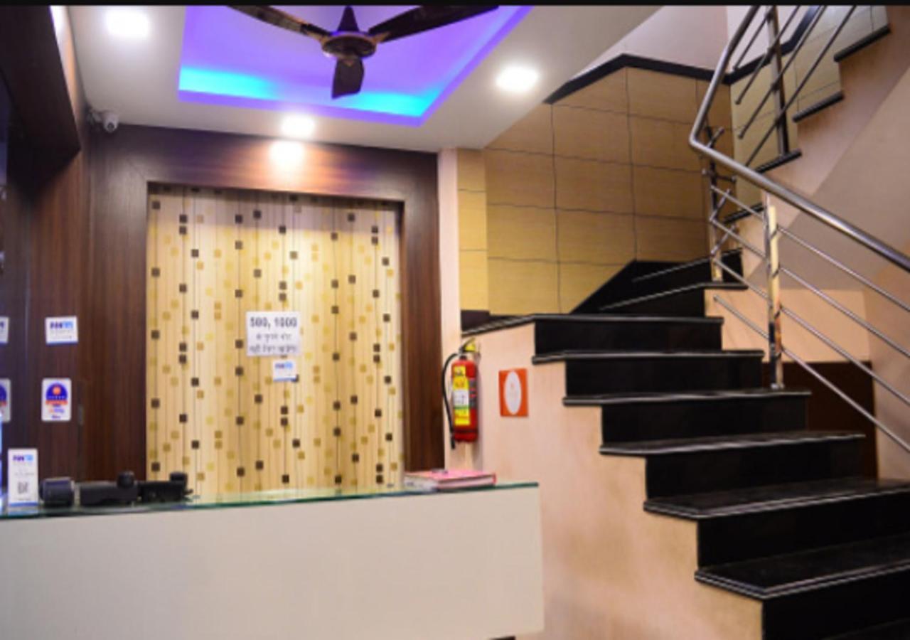 Hotel Royal Palace - 150 Meters From Mahakal Temple Ujjain Exterior foto